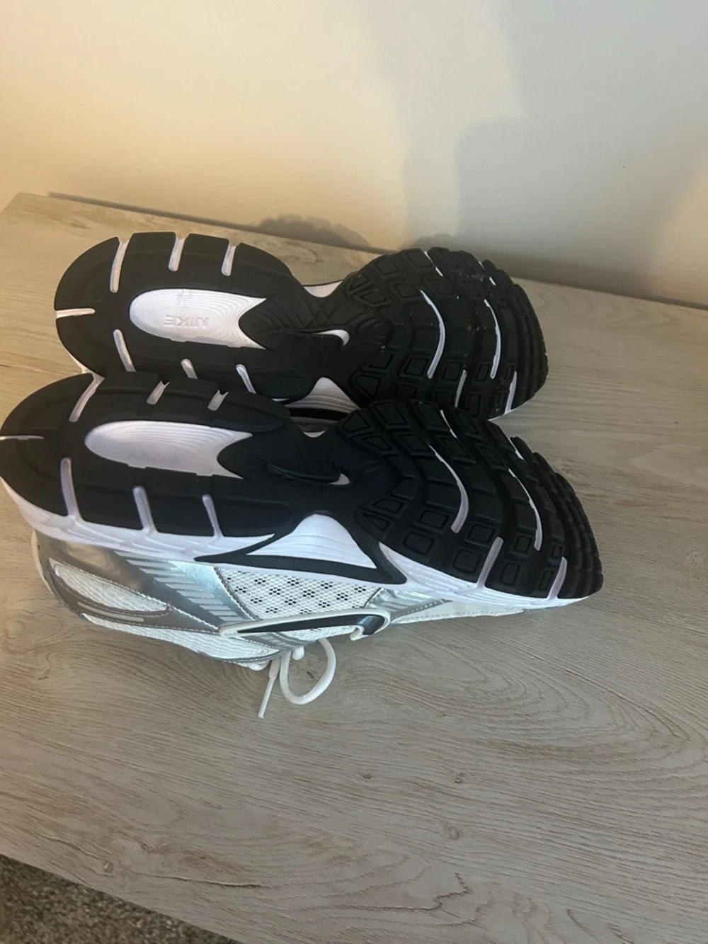 Men’s Nike White and Silver Men’s Running Sneakers
